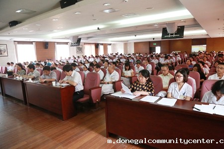 以“两学一做”为指导 以榜样…
